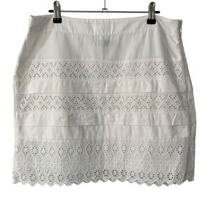 Gap Eyelet Lace Tiered Skirt Sz 10 White Knee Length Straight Casual Pretty EUC